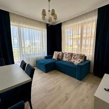 Idamar Summerland Apartment